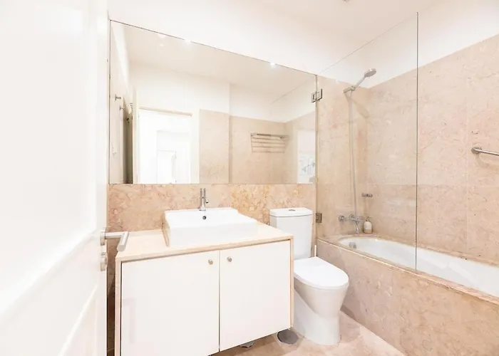 Liberdade Great With Ac Garage Διαμέρισμα Lisboa