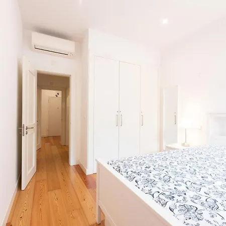 Liberdade Great With Ac Garage شقة