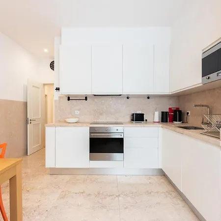 Liberdade Great With Ac Garage Lisboa