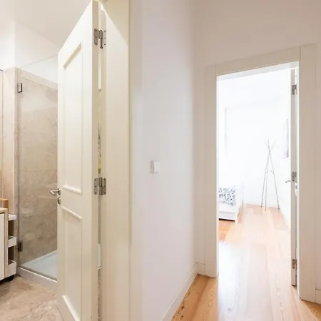 Apartment Liberdade Great With Ac Garage